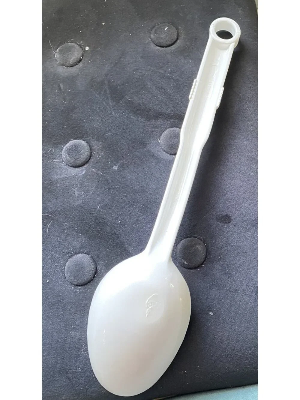 GREEN GIANT'S LITTLE SPROUT 1994 WHITE BASTING SPOON WITH GREEN SPROUT FIGURE